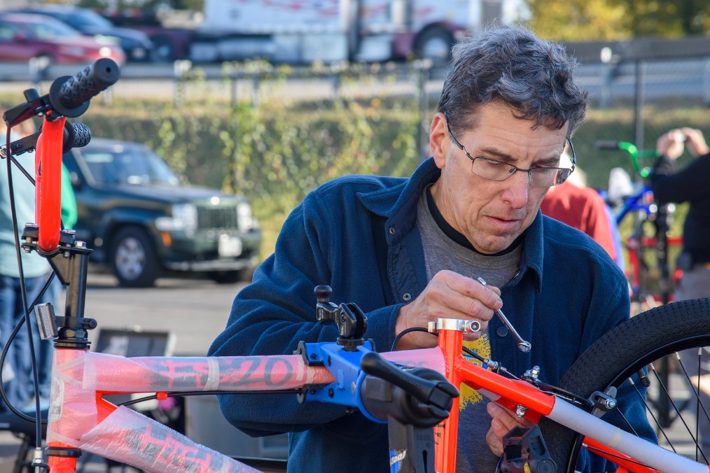 Richard Samet Building a Bike